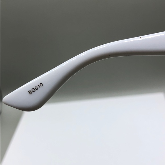 J.crew classic always on trend style sunglasses thick plastic white frame. - Picture 6 of 8